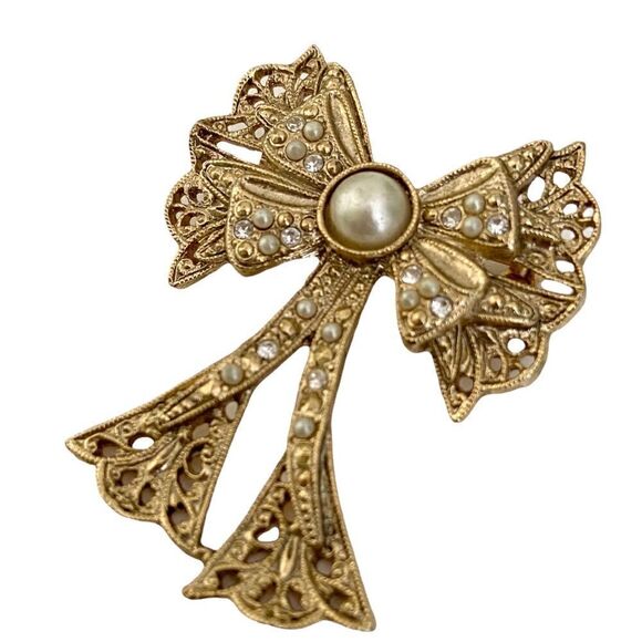 Unmarked Jewelry - Vintage Textured Gold Tone Bow Shape with Faux Pearl/Stone Brooch Lapel